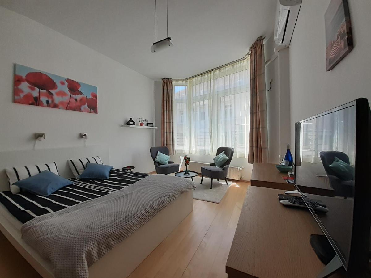 Central Belvedere Apartman Budapest Luaran gambar